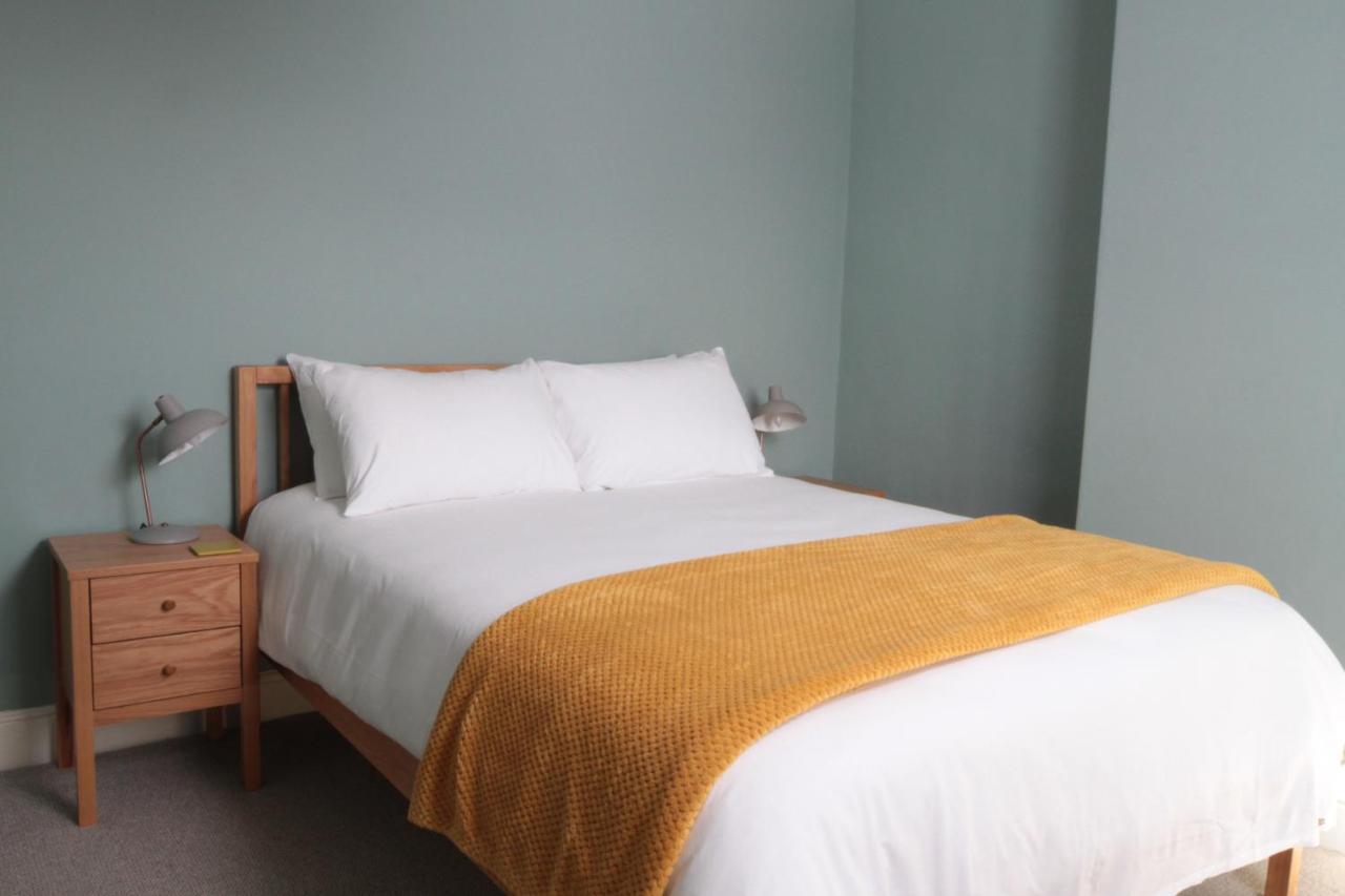 Number 6 Bed & Breakfast Whitby Ngoại thất bức ảnh