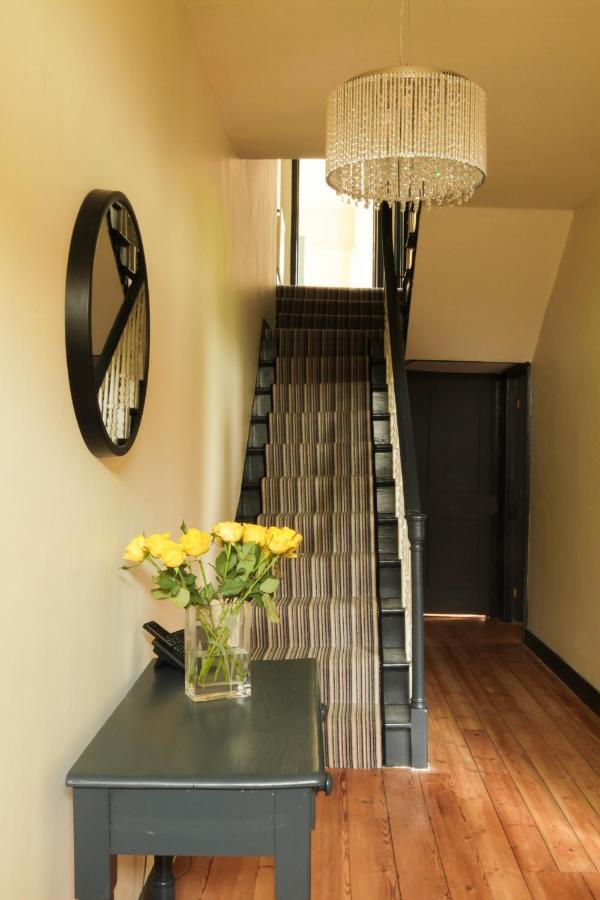 Number 6 Bed & Breakfast Whitby Ngoại thất bức ảnh
